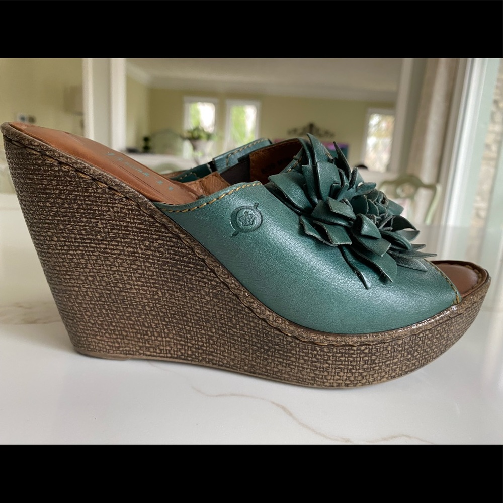 Born turquoise flower sandals (size 8)